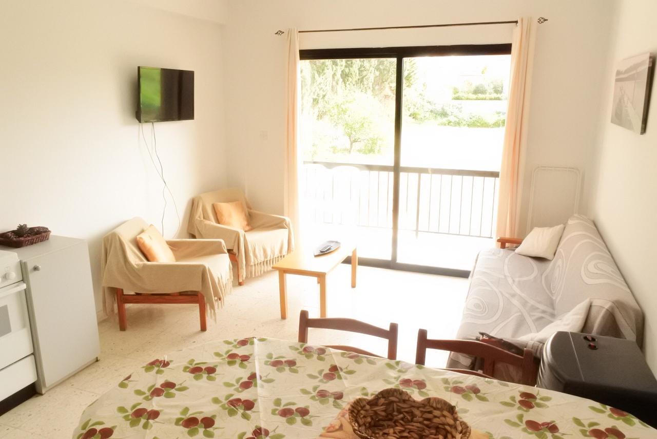 Kissonerga Beach Apartment Пафос Екстериор снимка