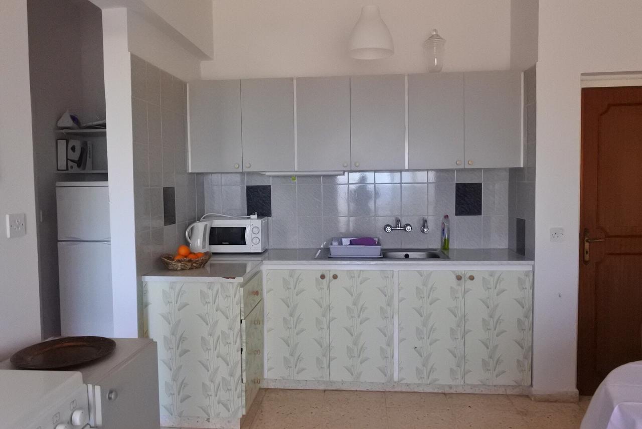 Kissonerga Beach Apartment Пафос Екстериор снимка